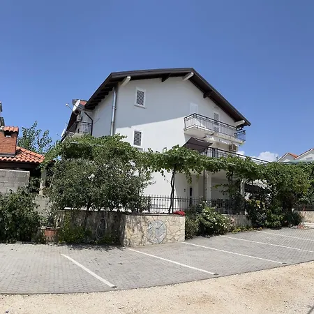 Διαμέρισμα With Parking Space Mavarstica, Ciovo - 20141